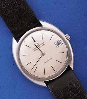 UNIVERSAL GENEVE HERRENARMBANDUHR AUTOMATIK WIDE SHADOW DATE, FLACHES EDELST.-GEH., BODEN GESCHR., AUFZUG DURCH PLANETENROTOR, 25 ST., KAL. 1-67, ...