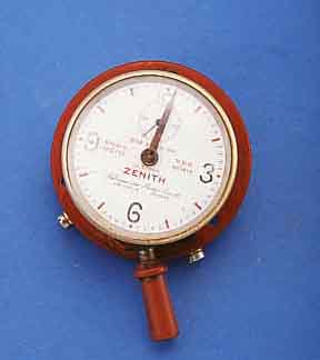ZENITH KURZZEITMESSER FÜR TELEFONATE, UM 1920, NACH SCHWEIZER PATENT-NR. 35608, MESSING VERCHR., VERG. WERK, ECHAPPEMENT LATERAL, ANKER M. OFFENEN ...