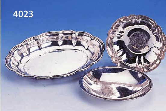 KONV. 3 ANBIETSCHALEN, DEUTSCH UM 1915-30, 835ER/900ER SILBER, VERSCH. MEISTERMARKEN, TOTAL 335 G, 1X GLATT, BINDER SCHWÄB. GMÜND, D 14 CM, 1X ...