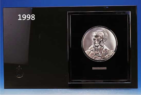 DALI, SALVADOR, 1904-1989 FIGUERAS, WENDEPLAKETTE, 925ER SILBER, AUFLAGE FÜR DEUTSCHLAND 750 STÜCK, NUM. 25/750, 320 G "PABLO PICASSO VISTO ...