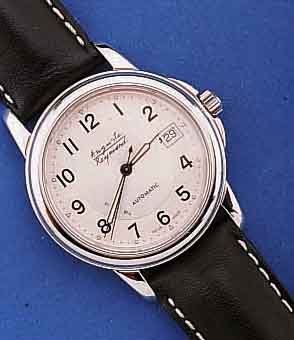 AUGUSTE REYMOND HERRENARMBANDUHR, AUTOMATIK, EDELST. POL., BOD. GESCHR., BEIDS. SAPHIRVER- GL., 2-FARBIG VERSILB. KONTRASTZIFFERBL., DAT. , UNGETR. ...