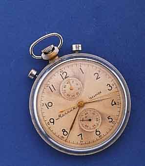 MOLNIJA TASCHENUHR CHRONOGRAPH, SOWJETUNION UM 1956, METALL VERCHR., BER., ORIG.-BLATT ALTERSBED. FARBL. GET., 45-MIN.-STOPPZÄHLER, BEI 12, PERM. ...