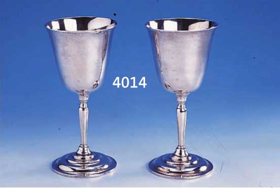 2 WEINKELCHE, 925ER SILBER, SCHWERE AUSF., H CA. 8 CM, CA. 495 G, GLATTE FORM, FUß GE- WELLT, GERINGE GEBR.-SPUREN