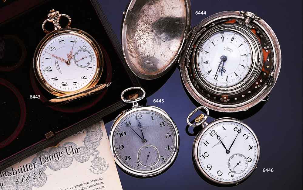 PATEK PHILIPPE HERRENTASCHENUHR OFFEN, PLATIN, SCHWEIZ UM 1927, GOLDSCHARNIER, GOLD- ÖFFNUNGSLIPPEN, EMAILBL., SIGN., GEBL. STAHL- BREG.-ZEIGER, ...