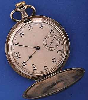 HERRENTASCHENUHR, SAVONETTE, TULASILBER (800), BER., MONOGRAMSPIEGEL ROT VERG., SCHWEIZ UM 1915, VERS. KONTRASTZIFFERBL., VER- GOLDETES 2/3TEL ...