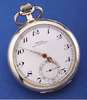 UNIVERSAL GENEVE FRACKUHR, EDELST., SCHWEIZ UM 1970, VERS. BL. AUFGES. WG-STUNDENZEICHEN, RUNDANKERWERK, 17 ST., KAL. 1-42, GLYC.-UNR., ...