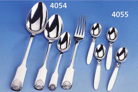 24 TEILIGES BESTECK MIT MUSCHELDEKOR, DÄNE- MARK KOPENHAGEN AB 1917, 830ER SILBER, VERSCH. GRAVUREN, HERSTELLERMARKE UNGED., BEST. AUS 6 ...