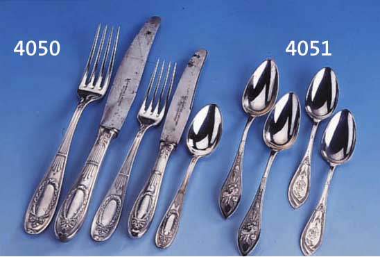 66 TEIL. BESTECK, WELLNER SILBER (SILBERAUFLA- GE), UM 1900, FÄCHERMUSTER MIT SCHLEIFENDE- KOR, BEST. AUS: 11 MENÜLÖFFEL, 11 MENÜGABELN, 10 ...