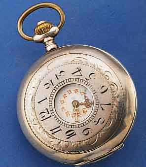 SYSTEM GLASHÜTTE HALBSAVONETTE HERRENTASCHEN- UHR, 800ER SILBER, SCHWEIZ UM 1908, EMAIL- BL. NACHTR. INNEN ROT 13-24, ZEIGERSTELLRIEGEL INNEN 4, ...
