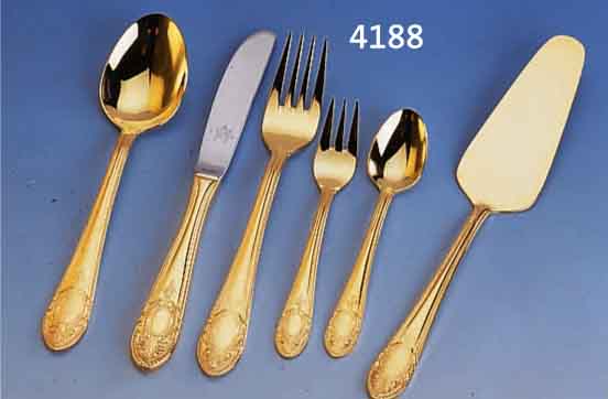 70-TEILIGES BESTECK, SOLINGEN, 24 KT HART- VERGOLDET, FA. SBS, BAROCKSTIL, BEST. AUS: 12 MESSER, 12 GABELN, 12 LÖFFEL, 12 KAFFEE- LÖFFEL, 12 ...