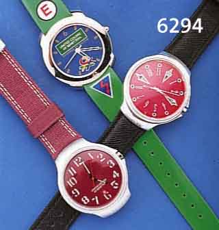 KONVOLUT: 6 ARMBANDUHREN MIT QUARTZGESTEUERTER ANALOGANZEIGE, SEKUNDENTAKT, ALLE UNGETR. LAGERW., 4X UNITED COLOURS OF BENETTON, VERSCH . DESIGNS, ...