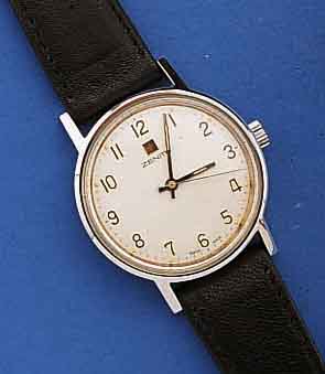 KONVOLUT: 2X ZENITH HERRENARMBANDUHREN, SCHWEIZ UM 1968, BEIDE EDELST., BÖD. GESCHR., LEDERBD., BEI FERTIGST. WASSERGESCH., VERSCH. KONZEPTE, 1X ...