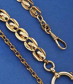 KONVOLUT: 2 UHRENKETTEN, BEIDE M. GOLDAUFL., 1X UM 1910, AUFWENDIGE GLIEDERLÄNGE, CA. 26 CM , 1X VERLAUFEND, ANKERGLIEDER, SILBERKARABI- NERHAKEN, ...