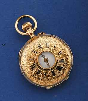 DAMENTASCHEN-/ANHÄNGEUHR, HALBSAVONETTE, SCHWEIZ FÜR DEN DEUTSCHEN MARKT UM 1902, ROSE- G 585/000, BOD. U. GLASRD. SYMETR. SCHMUCK- GRAV., ...