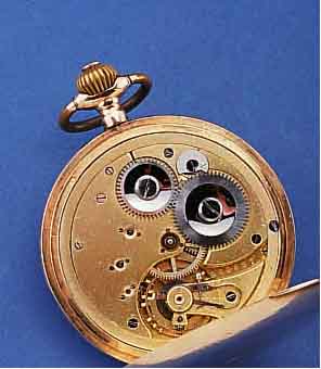 SAVONETTE HERRENTASCHENUHR, SCHWEIZ F. D. DEUTSCH. MARKT UM 1910, ROSE-G 585/000, BEIDE SCHALEN SYMMETR. GUILL., NUTZSP./DELLIG, EMAILBL., ...