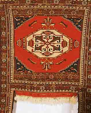 PFERDEDECHE.SHAHSAWAN,PERSIEN.CA 105 X 106 CM. .EHZ 2.CA 40 JAHRE.