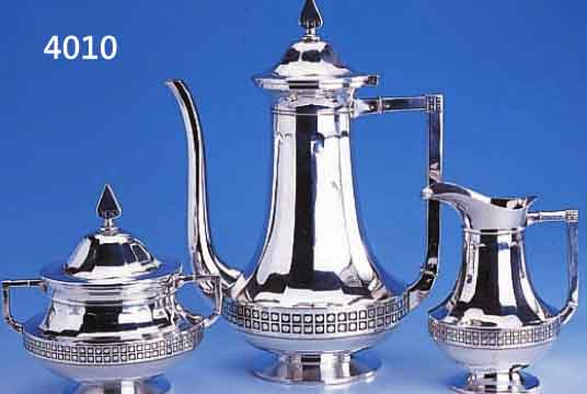 3-TEILIGES KAFFEESERVICE, WMF UM 1910, MESSING VERSILBERT, REINER JUGENDSTIL, MARKE: LAUFENDER STRAUß MIT WMF UND G., BEST. AUS: KAFFEEKANNE, ...