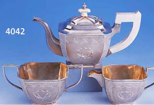 3-TEIL. TEESERVICE, DEUTSCH UM 1930, 925ER SILBER, TEILMATTIERT, MIT KARTUSCHEN FÜR MONOGR., KANNENGRIFF UND DECKELBEKRÖNUNG ELFENBEIN, ...