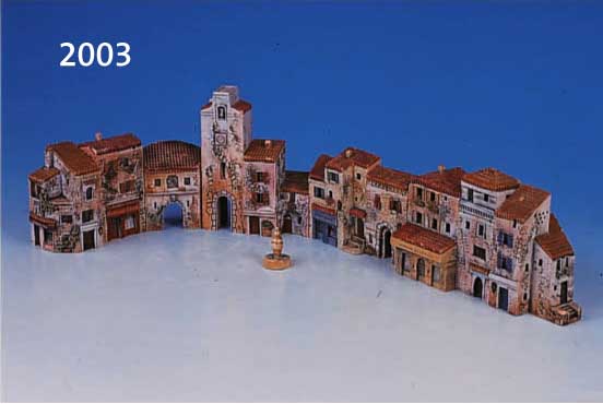 KÜNSTLERKERAMIK, STRAßENZUG AUS SÜDFRANKREICH ENTWURF GAULT, 1991, BEST. AUS 10 VERSCH. HÄUSERN, JEDES EINZELN SIGNIERT UND GEMARKT GAULT ...