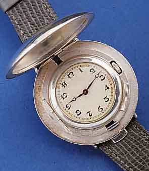 FRÜHE ARMBANDUHR NACH VORLAGE SAVONETTE- TASCHENUHR, 925ER SILBERGEH., CABRIOLETAUF., WERK M. PAßRING AUSSCHWENKBAR, SPRUNGDECKEL- EFFEKT DURCH ...