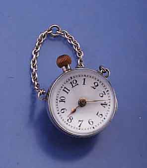 KUGELANHÄNGEUHR, SILBER, ENGLAND UM 1900, EMAILBL., ZYLINDERW., VERG., D. CA. 28 MM, SILBERKETTE, EZ 2