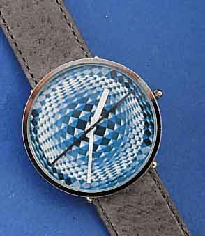 BULOVA DESIGNERARMBANDUHR VASARELY, SCHW. HIGH-TECH-QUARTZWERK MIT ZENTRALSEK., MESSING- GEH. SILBERGRAU PATINIERT, EDELSTAHLSPRENG- DECKEL 22 KT ...