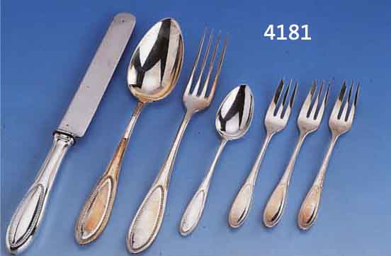 BESTECK FÜR 12 PERSONEN, 800ER SILBER, 12 GABELN, 12 MENUEMESSER, 12 LÖFFEL, 12 KAFFEELÖFFEL, 12 MOKKALÖFFEL, 11 KUCHENGABELN, 11 OBSTMESSER, ...