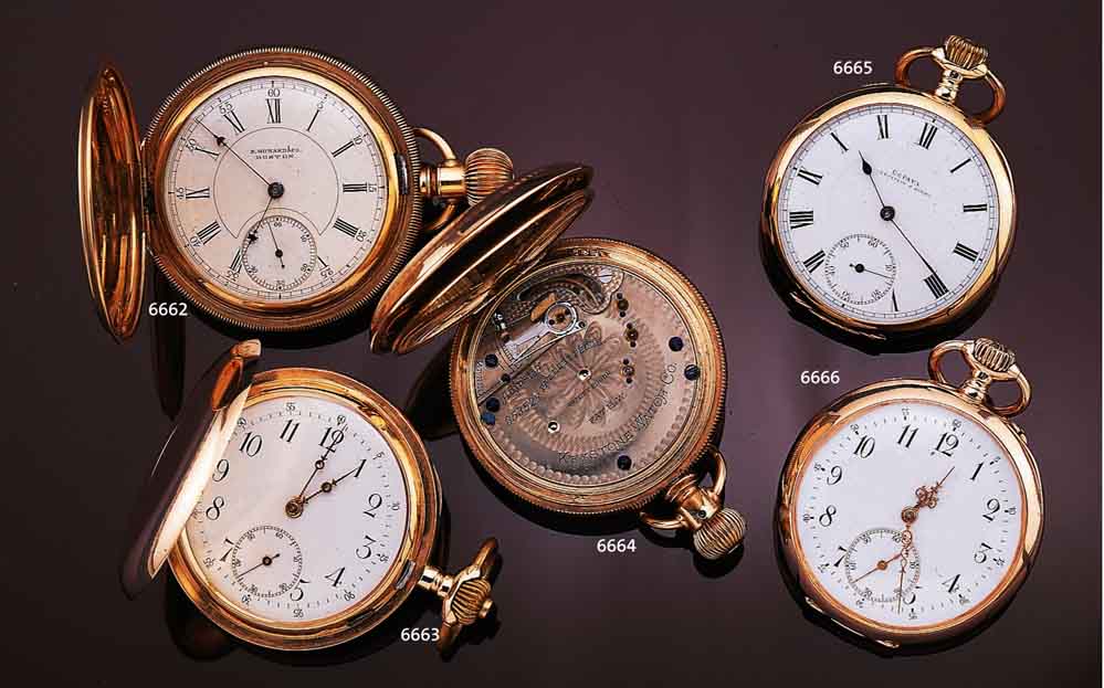 OCTAVA OFFENE HERRENTASCHENUHR M. 8-TAGEWERK, NACH SCHWEIZER PATENTNR. R33103, GG 585/000, EMAILBL. SIGN., OFFEN, BOD. SYMMETR. GUILL., GOLDCUV. M. ...