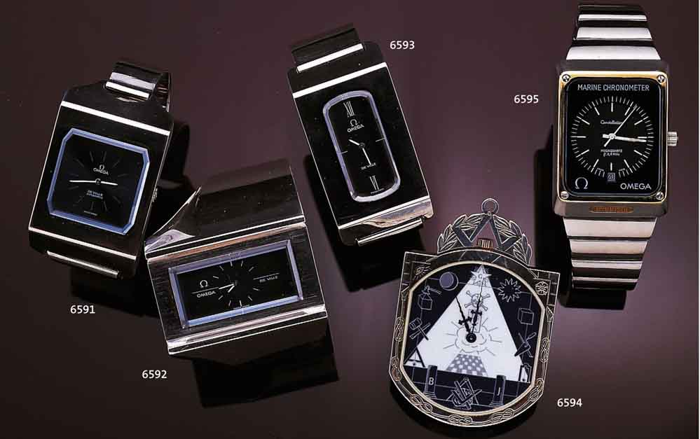 MINERVA TASCHENUHR IN WAPPENFORM SERIE TABLIER (SCHÜRZE), SILBER, SCHWEIZ UM 1975, EMAILFARB. BLATT SOWIE LÜNETTE M. FREIMAURER- SYMB., SYMB. ...