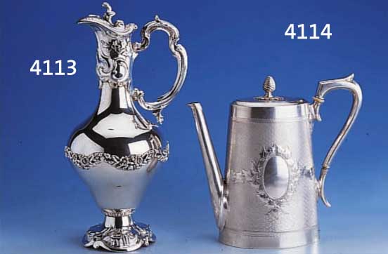 KANNE IM BAROCKSTIL, 800ER SILBER, REICH RELIEFIERT, MIT KLAPPDECKEL, VERZIERT MIT ROCAILLEN UND AUFGELEGTEM BLÜTENBAND, H CA. 32 CM, CA. 700G