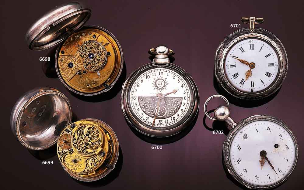 SPINDELHERRENTASCHENUHR M. REPOUSEÜBERGEHÄUSE, SILBER, HALLMARK LONDON 1769, SIGN. G. LEEKEY, L. GEW. EMAILBL., VERG. PLATINENW., 4-ECKPILASTER, ...