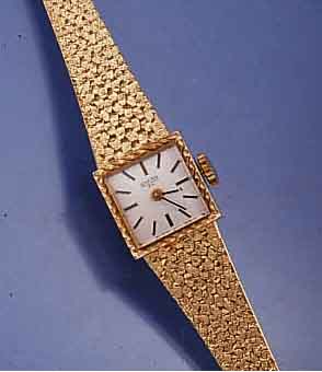 ANKRA DAMENGOLDUHR, DEUTSCHLAND UM 1965, CARREE-GEH. GG 585/000 INCL. GG-FLECHTBD., DESIGN VON BD. IN LÜN. ÜBERGEHEND, BOD. AUFGEDR., VERSILB. ...
