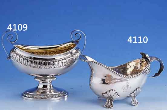 SAUCIERE, DEUTSCH, HANAU UM 1900, 830ER SILBER, BES.-MONOGR. UND DAT. 1931, CA. 285 G, REINE TREIBARBEIT, HENKEL FLORAL VERZIERT, ...