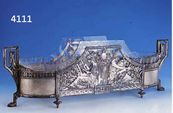 JARDINIERE, WMF UM 1900, LEGIERUNG BRIT- TANNIA, KLASSIZISMUS MIT JUGENDSTILELEMENTEN, DARST. BEIDS. MIT 2 MUSEN, DURCHBRUCHARBEIT, ...