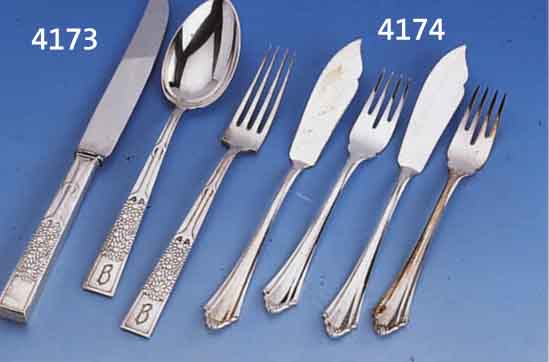 2 TAFELMESSER, -GABELN UND LÖFFEL, 800ER SIL- BER, WILKENS BREMEN FÜR HEINRICH VOGELER, UM 1902, MODELL 145, MODELL MARGERITE, VGL. LIT.: ...