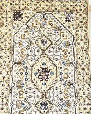 NAIN,PERSIEN CA 210 X 125 CM..FLOR KORKWOLLE MIT SEIDE.CA 10 JAHRE.EHZ 1-2.