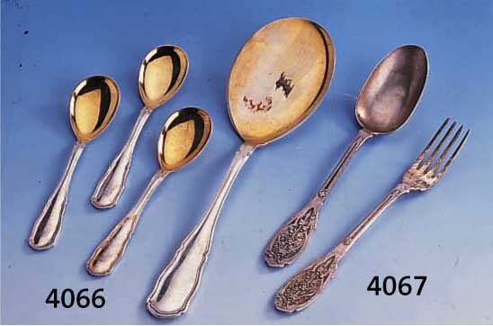 10TEIL. EISBESTECK, DEUTSCH, BRUCKMANN & SÖHNE HEILBRONN, VORBILD KÖNIGLICH/SÄCHS. HOFBESTECK UM 1730, 800ER SILBER, TEILVERGOL- DET, BEST. ...