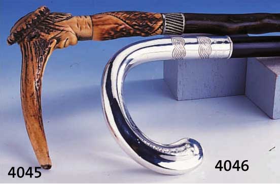 SPAZIERSTOCK, DEUTSCH UM, 1900 ODER FRÜHER, GRIFF HORN GESCHNITZT IN FORM EINES KOPFES MIT LANGER NASE, EINÄUGIG, KÜNSTLERKAPPE GRAVIERT M. ...