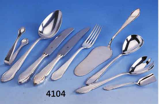 BESTECK FÜR 24 PERSONEN, WMF UM 1935, 90ER SILBERAUFLAGE, BEST. AUS 23 MESSER, 24 GA- BELN, 24 LÖFFEL, 3 VORLEGELÖFFEL, 2 TORTENHE- BER, 2 ...