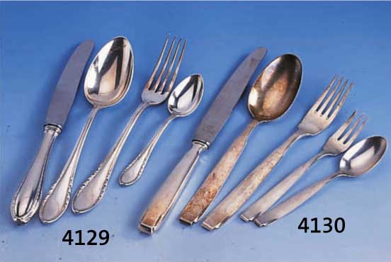 18-TEILIGES BESTECK, DEUTSCH UM 1928/30, 800ER SILBER, MEISTERMARKE UNGED., BEST. AUS: 2 MESSER (GRIFFE GEFÜLLT, KLINGEN STAHL), 2 GABELN, 2 ...