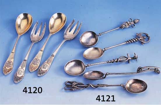 11 KUCHENGABELN UND 6 DESSERTLÖFFEL, 800ER SILBER, DEUTSCH UM 1900, KLASSI- ZISTISCH, DEKOR IDENTISCH, ABER VERSCH. MONOGR., KOCH & BERGFELD, ...