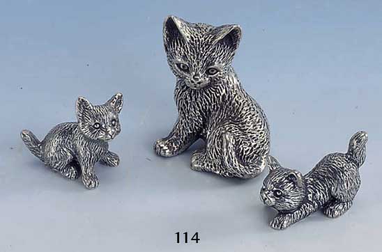 3 Tischdekoration: Katzen, 925er Silber massiv, naturalist.-idealist. Darst., H bis ca. 6 cm, total ca. 380g