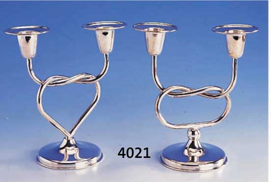 PAAR KERZENLEUCHTER MIT 2 BRENNSTELLEN, 900ER SILBER, HANDARBEIT, IN SICH VERSCHLUNGEN, H CA. 19 CM, CA. 415 G