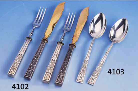 2 KAFFEELÖFFEL, REINER JUGENDSTIL, 800ER SIL- BER, WILKENS BREMEN FÜR HEINRICH VOGELER, UM 1902, MODELL 145, MODELL MARGERITE, VGL. LIT.: ...