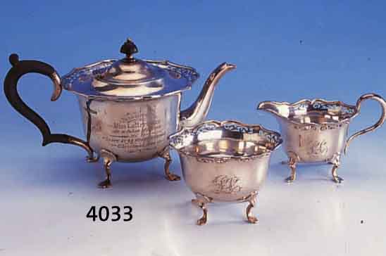 3-TEILIGES TEESERVICE, ENGLAND, SHEFFIELD, 1907, 925ER SILBER, MEISTERMARKE TL, BEST. AUS KANNE (M. WIDMUNG VON 1908), ZUCKERSCHALE UND ...
