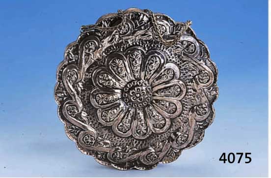 SPIEGEL, TÜRKEI, OSMANISCH UM 1880/90, SILBER GEPRÜFT, UMRANDUNG UND KOMPLETTE RÜCKSEITE SILBER, FLORAL VERZIERT, GEBR.- SPUREN, D CA. 15 CM, ...