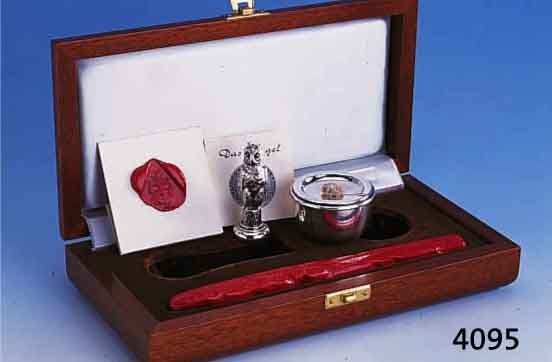 SIEGELSET JETZLER, SCHAFFHAUSEN 60ER/70ER JAHRE, NACH DEM VORBILD UM 1900, BEST. AUS. PETSCHAFT EULE (UNBESCHNITTEN), DOCHT- BEHÄLTER, (WOHL ...