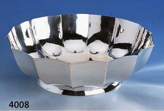 Anbietschale, Wilkens Bremen, 830er Silber, reine Treibarbeit, ca. 30er Jahre, ca. 562 g, D. ca. 26 cm, H ca. 8 cm