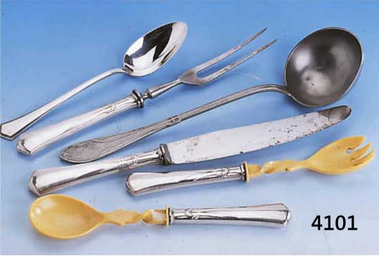 KONV. JUGENDSTILBESTECK, FIRMA ALEKTO FAB (FREIBERG I.SA), 90ER SILBERAUFLAGE, BEST. AUS KOMPLETTEM FISCHBESTECK: 6 MESSER UND 6 GABELN IM ...