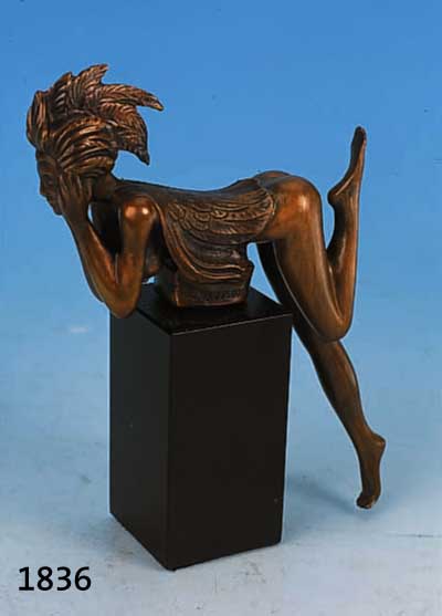 FUCHS, ERNST, PROF., GEB. 1930 WIEN, BRONZEFIGUR, SIGNIERT, NUM. 4395/7500, MIT SCHWARZEM HOLZSOCKEL, GESAMTH. CA. 16.5 CM